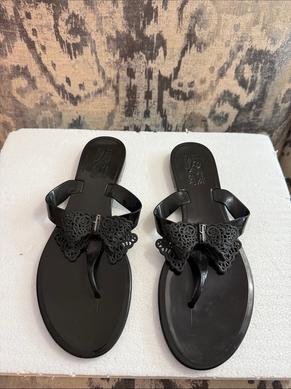 Salvatore Ferragamo Black Women's Bow Jelly Thong Sandals